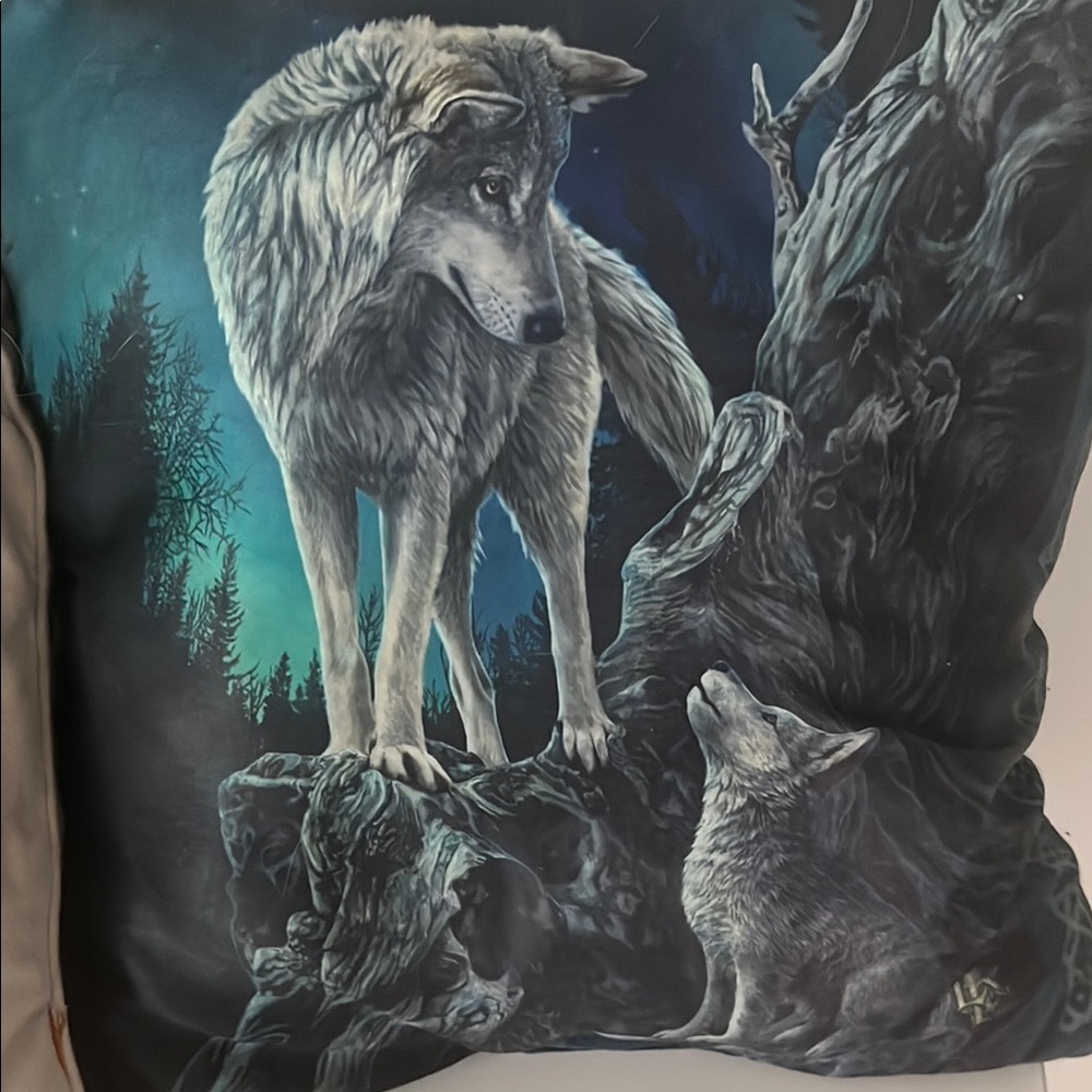 Wolf Print Throw Pillows - Picture 2 of 3
